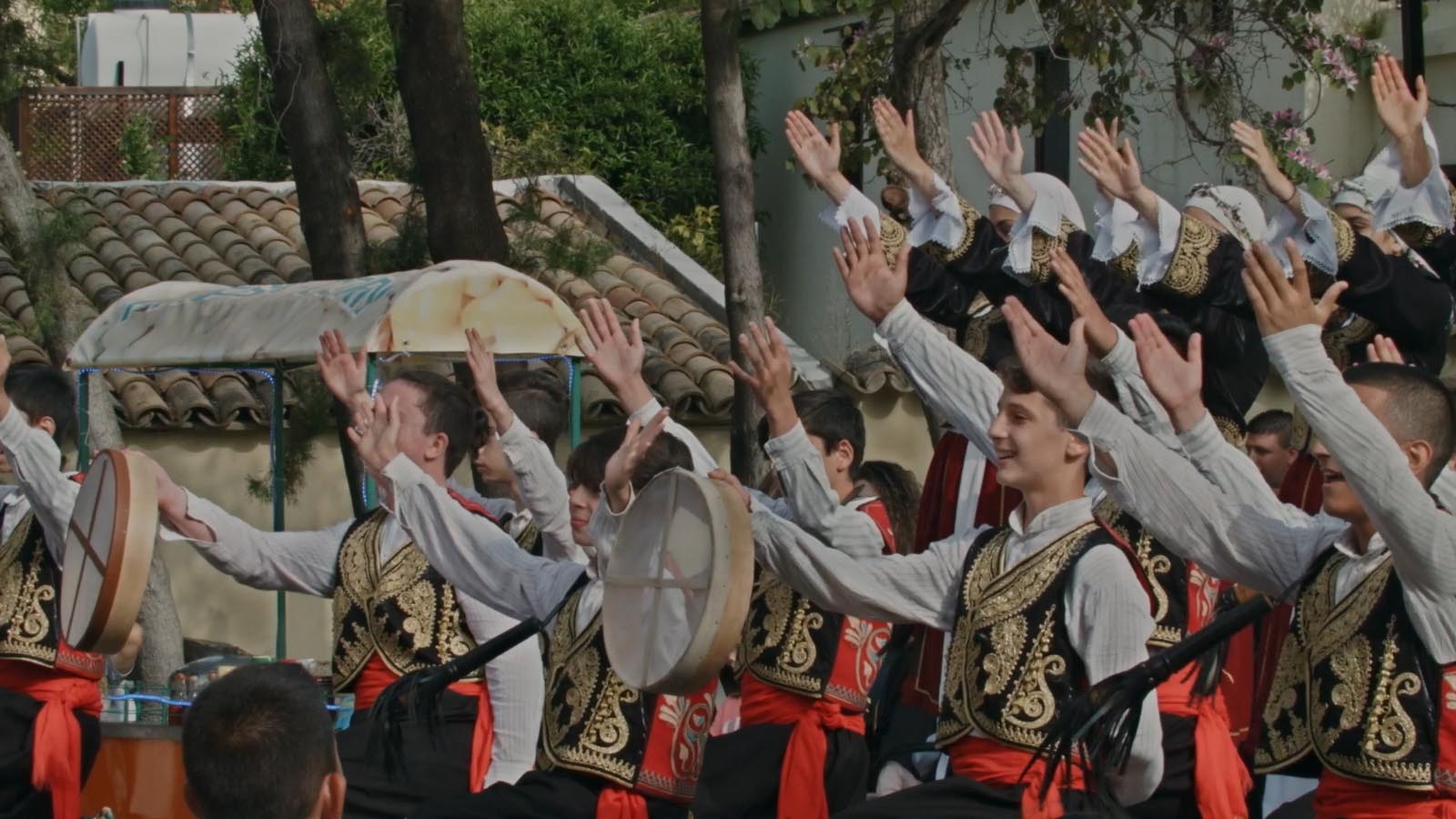 WAVES_Children-Dancing-2