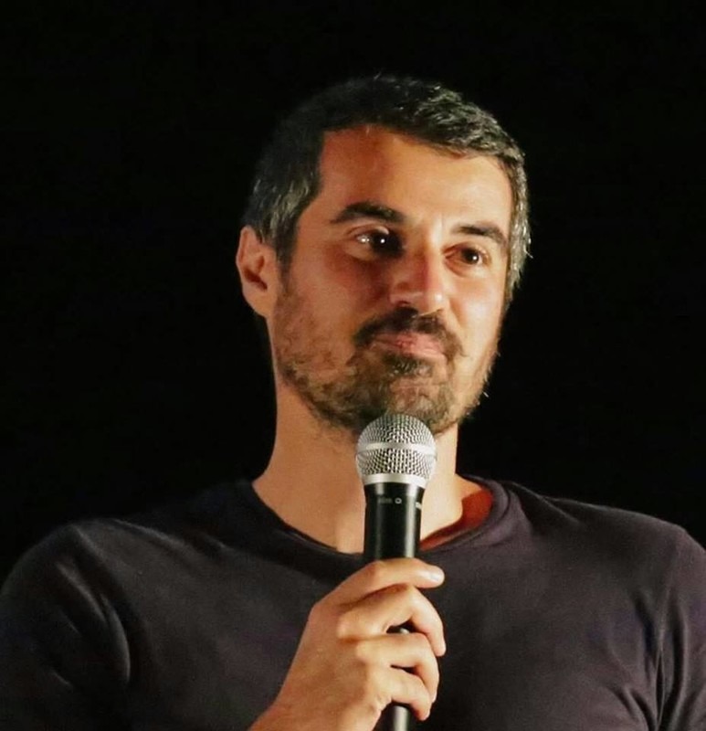 Headshot b4634fc638 headshot